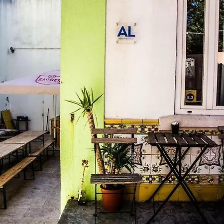 White House 호스텔