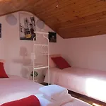 White House Albergue *