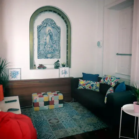 White House Hostel