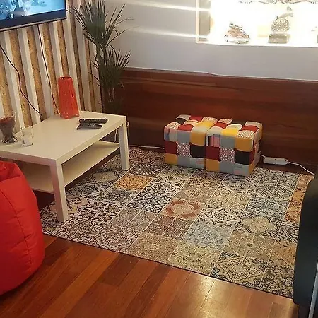 بيت شباب White House *