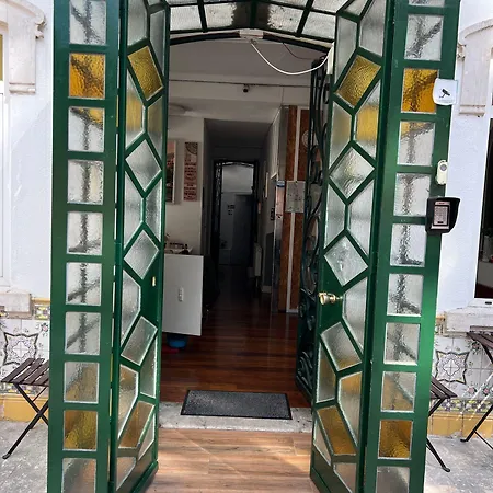 White House Hostal