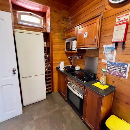 White House Hostal